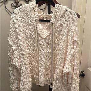 POL Women's V-Neck Cream Sweater - LARGE - NWOT